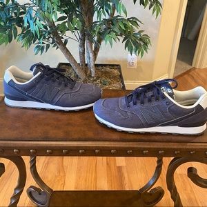 NEW BALANCE SNEAKERS